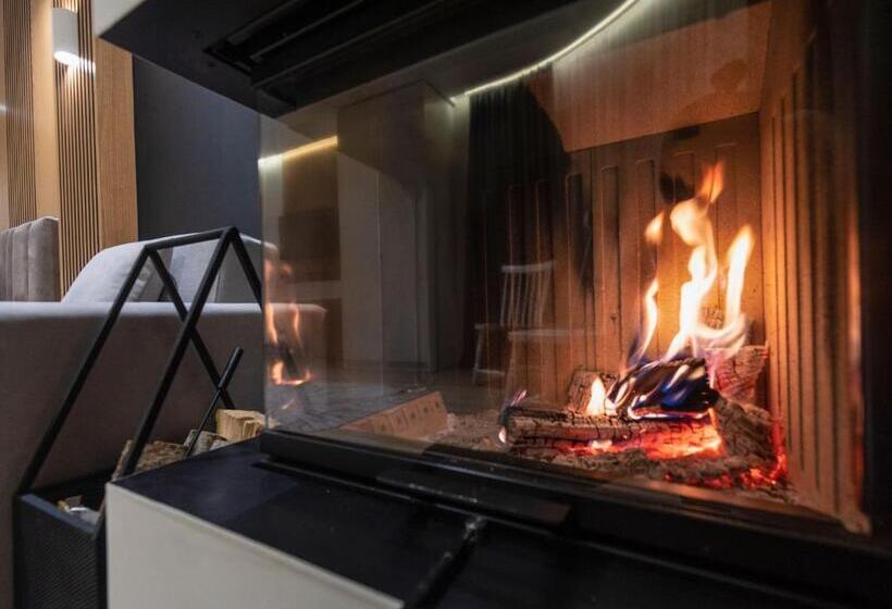 סוויטה נוף להרים, Bujtina Oxhaku