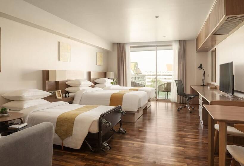 غرفة قياسية ثلاثية, Emion Phnom Penh