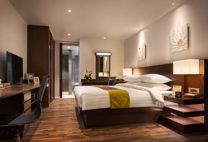 جناح ملكى غرفتين نوم, Emion Phnom Penh