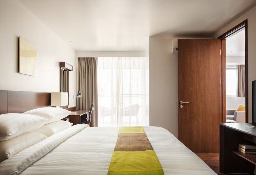 Королевский Люкс, Emion Phnom Penh