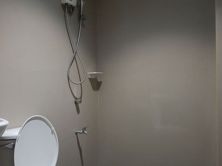 اتاق خانوادگی, Giorgio