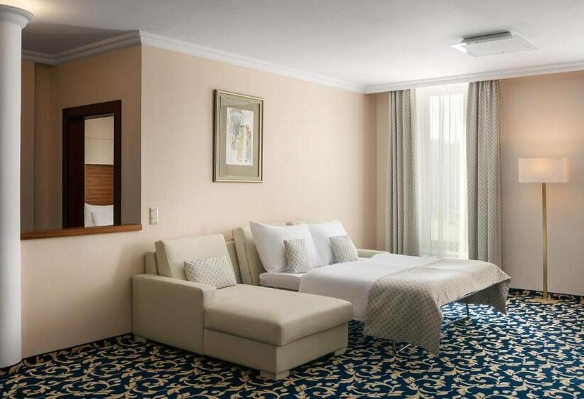 جناح ديلوكس, Grandhotel Nabokov