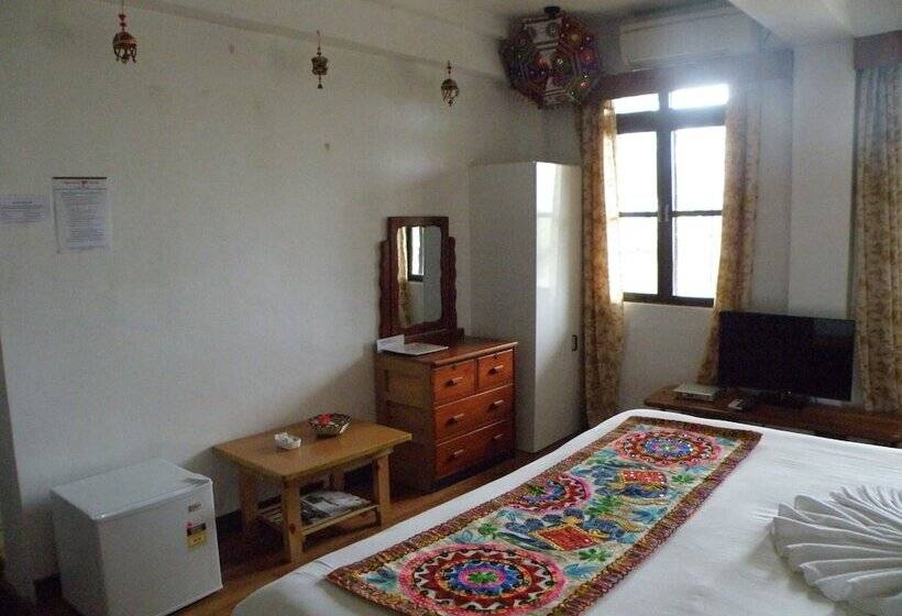 اتاق خانوادگی, Tagimoucia House