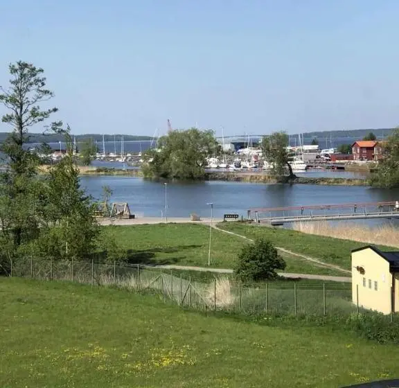 バスルーム共有のシングルスタンダード, Waterside Mariestad