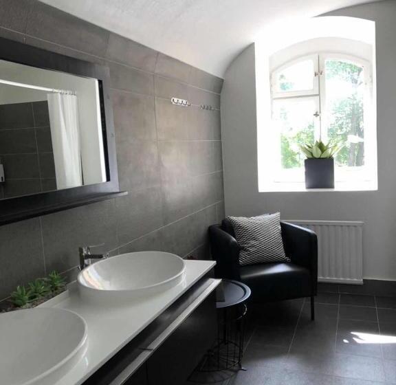 غرفة قياسية فردية حمام مشترك, Waterside Mariestad