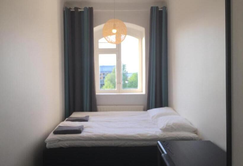 اتاق استاندارد با سرویس بهداشتی مشترک, Waterside Mariestad