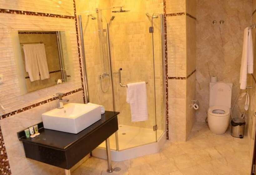 جناح إدارى, Seasons Hotel & Spa