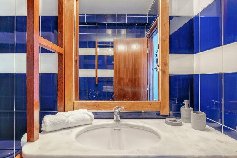 디럭스 룸, Selina Peniche