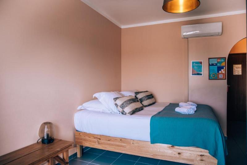 스탠다드 룸, Selina Peniche