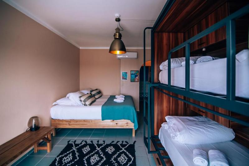 4인용 스탠다드 룸, Selina Peniche