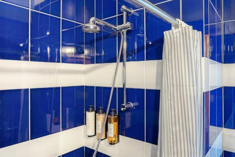 4인용 스탠다드 룸, Selina Peniche