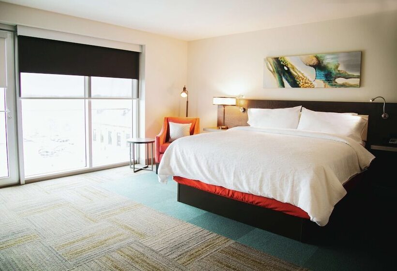 バルコニー付きデラックスルーム, Hilton Garden Inn Fredericton