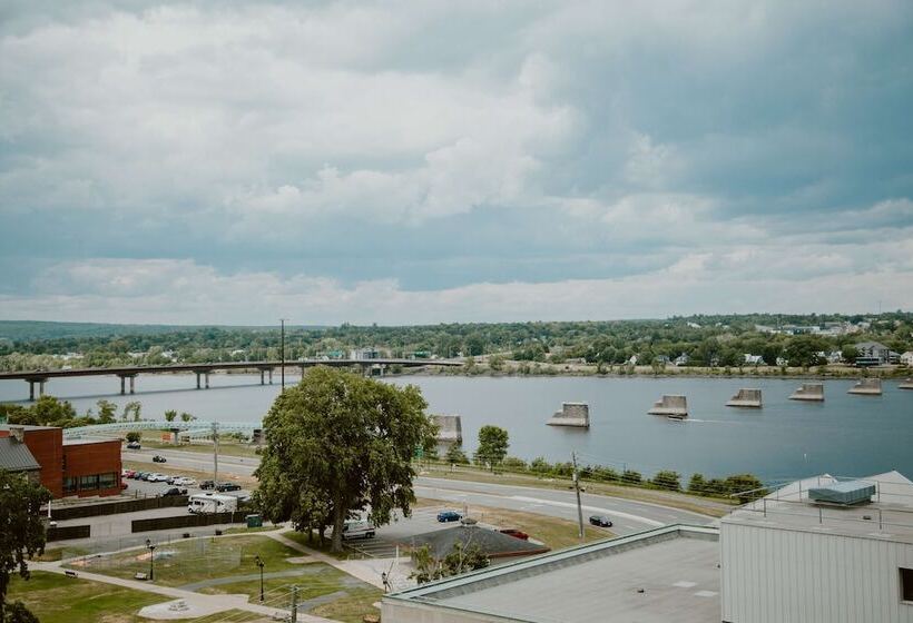 バルコニー付きデラックスルーム, Hilton Garden Inn Fredericton