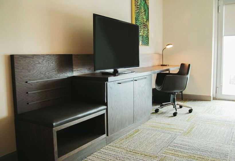 バルコニー付きデラックスルーム, Hilton Garden Inn Fredericton