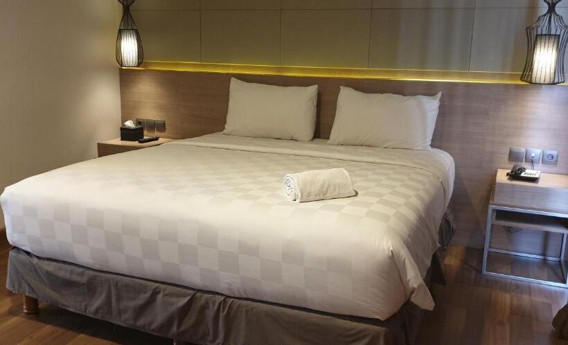 Quarto Deluxe com Sacada, Rivoli Hotel Jakarta