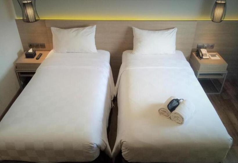 Quarto Estandar com Sacada, Rivoli Hotel Jakarta
