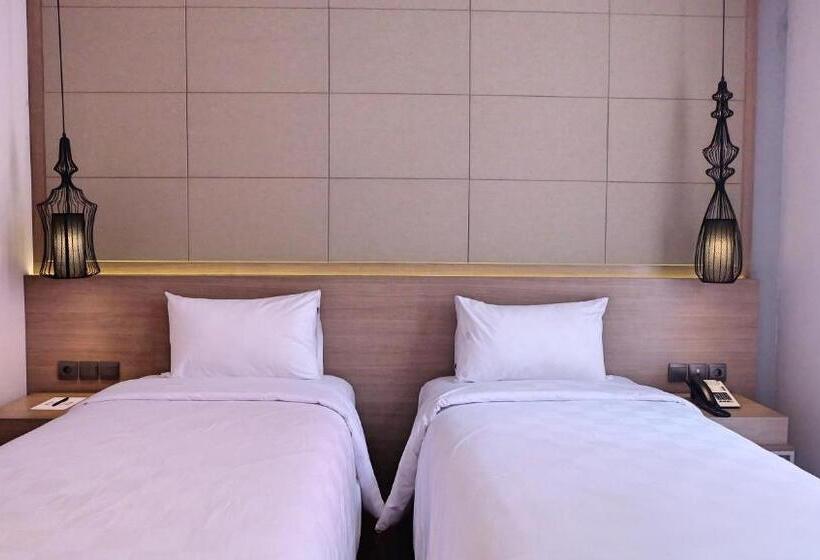 Quarto Estandar com Sacada, Rivoli Hotel Jakarta