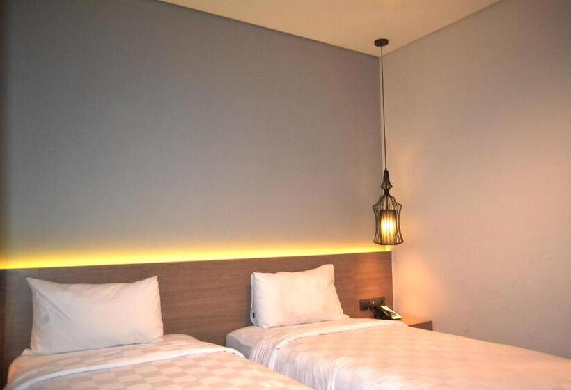 Quarto Estandar com Sacada, Rivoli Hotel Jakarta