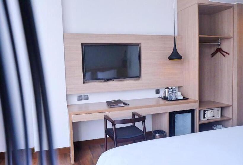Quarto Estandar com Sacada, Rivoli Hotel Jakarta
