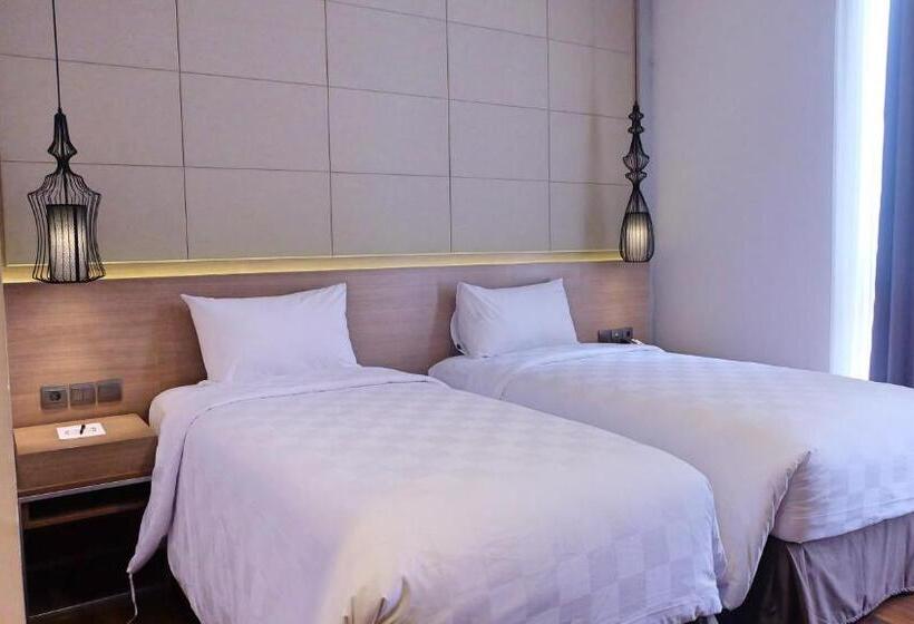 Quarto Estandar com Sacada, Rivoli Hotel Jakarta