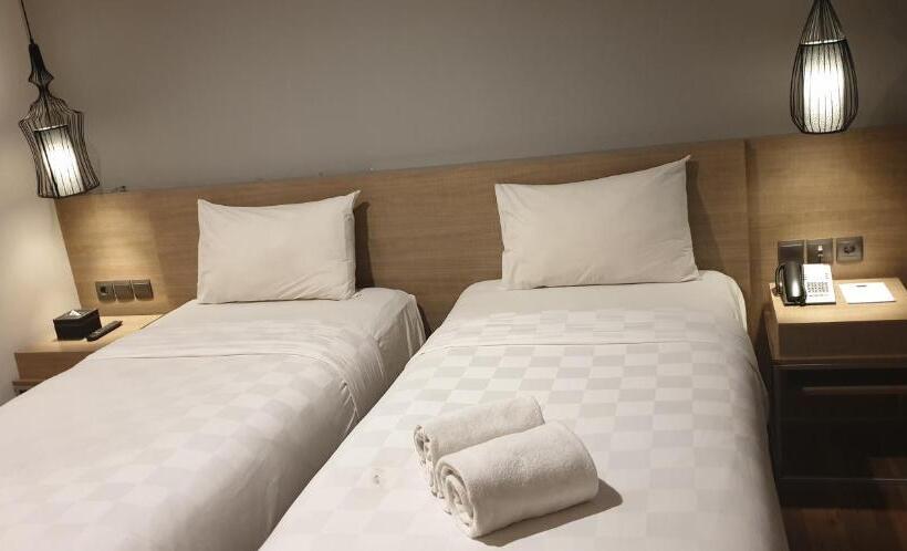 Quarto Estandar com Sacada, Rivoli Hotel Jakarta