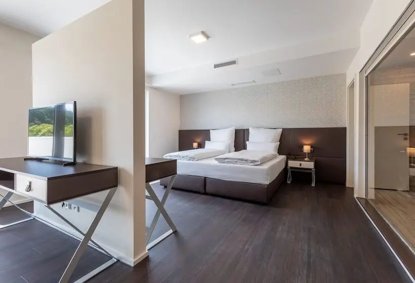スタンダード4人部屋, Trip Inn Conference Hotel & Suites