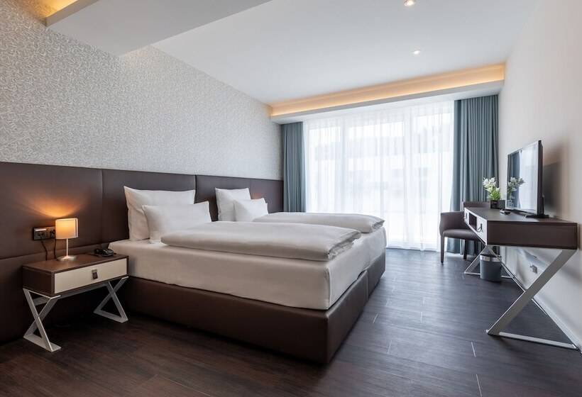 חדר סטנדרט לארבעה, Trip Inn Conference Hotel & Suites