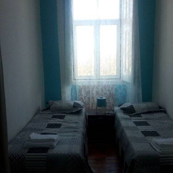 اتاق استاندارد با سرویس بهداشتی مشترک, Cenario Catita Hostel