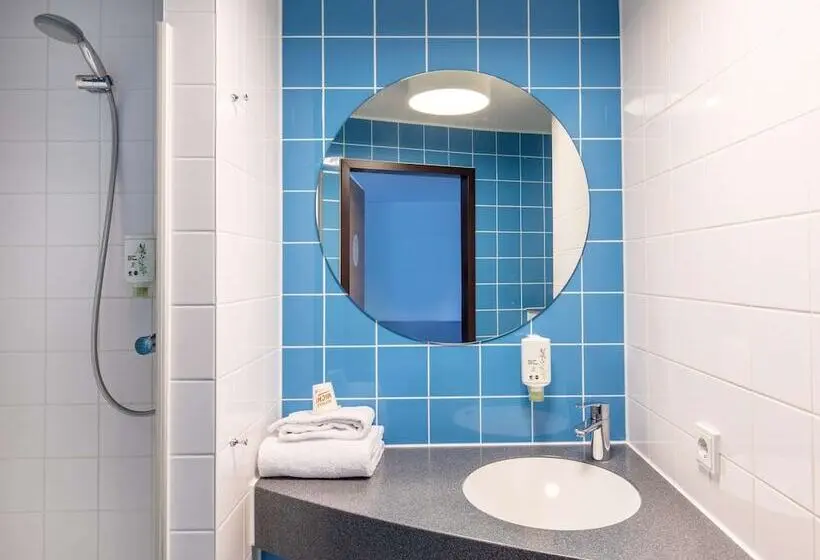 Standard Kolmen Hengen Huone, B&b Hotel Hamburg Wandsbek