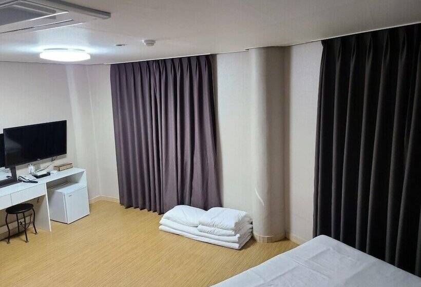 Номер Deluxe, Jeju Orastay