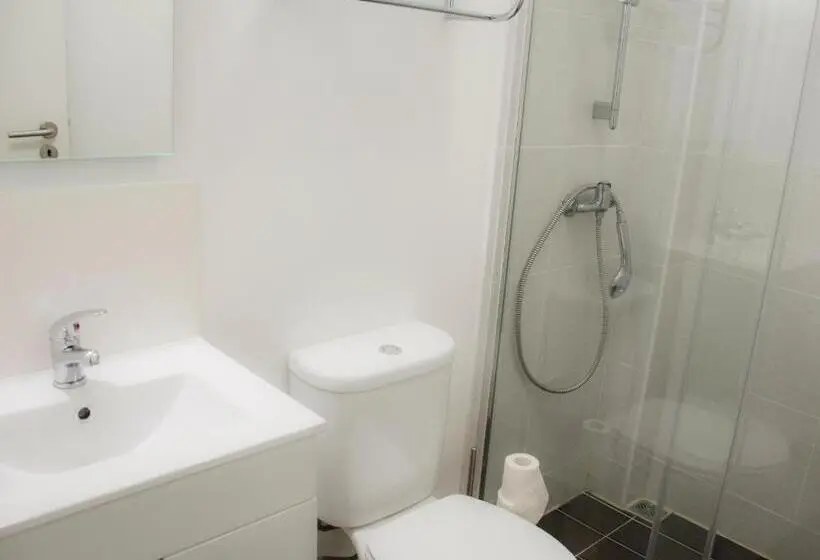 ファミリーステューディオ, Alameda Guest House Rc