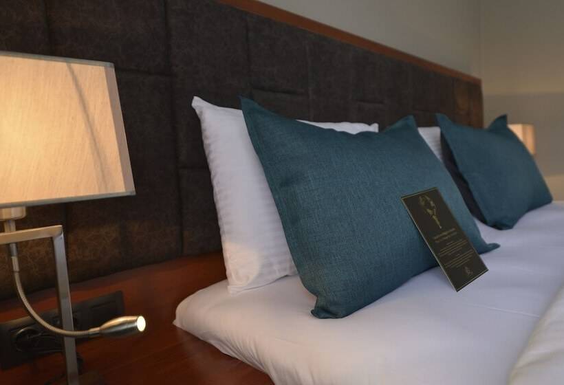 اتاق لوکس یک تخته, Grand Vaves