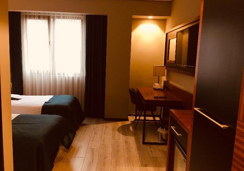 اتاق لوکس, Grand Vaves