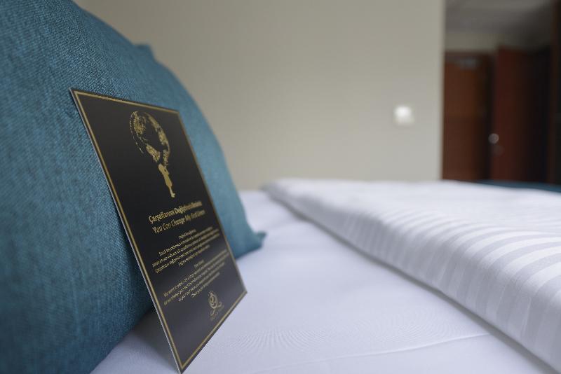 اتاق لوکس, Grand Vaves