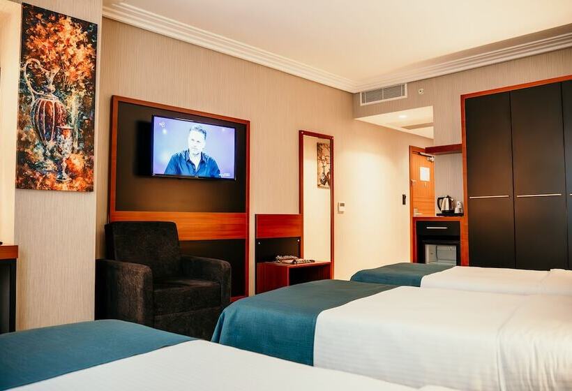 اتاق لوکس سه تخته, Grand Vaves