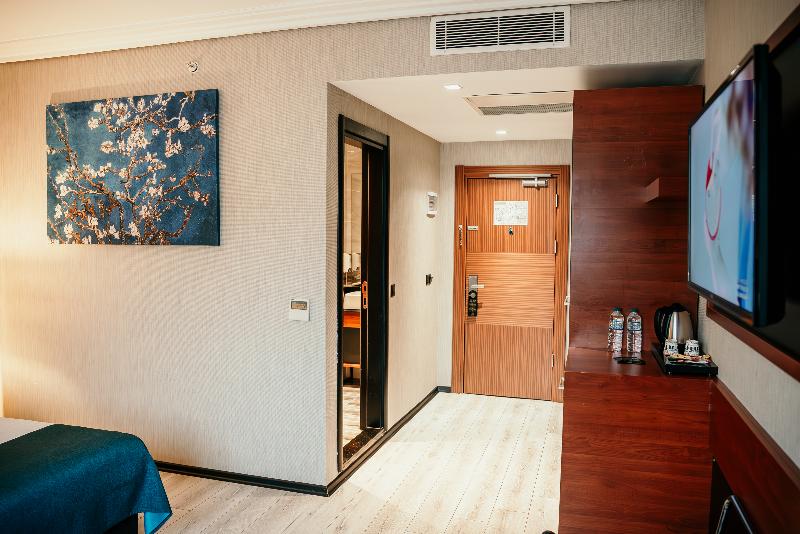 اتاق لوکس, Grand Vaves