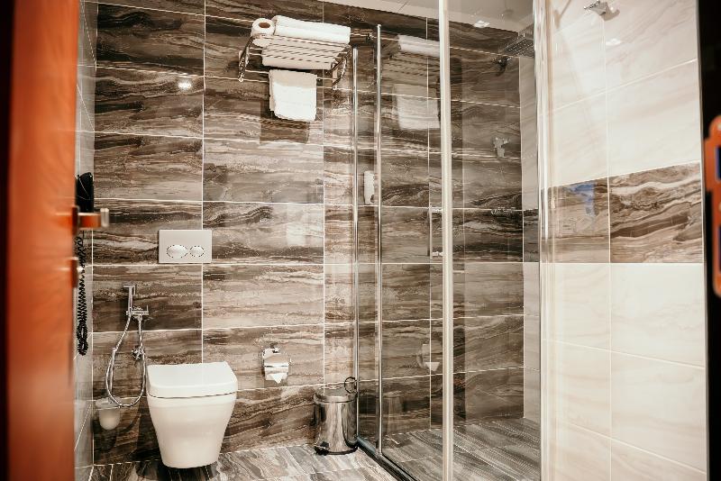 اتاق لوکس, Grand Vaves