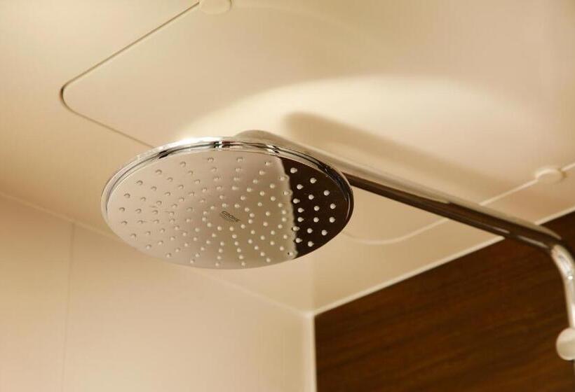 Номер Стандарт Двуспальная Кровать Вид на Город, Holiday Inn & Suites Shin Osaka, An Ihg