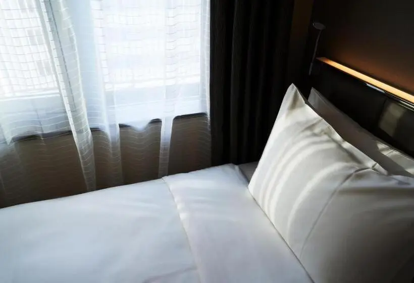 キングサイズベッドのスイートルーム, Holiday Inn & Suites Shin Osaka, An Ihg