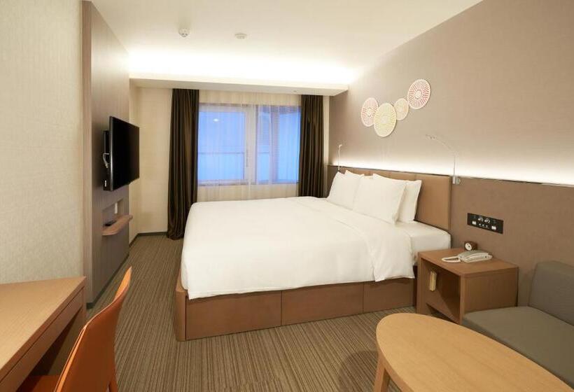 Люкс Вид на Город, Holiday Inn & Suites Shin Osaka, An Ihg