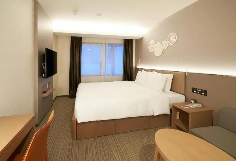 シティビュースイート, Holiday Inn & Suites Shin Osaka, An Ihg