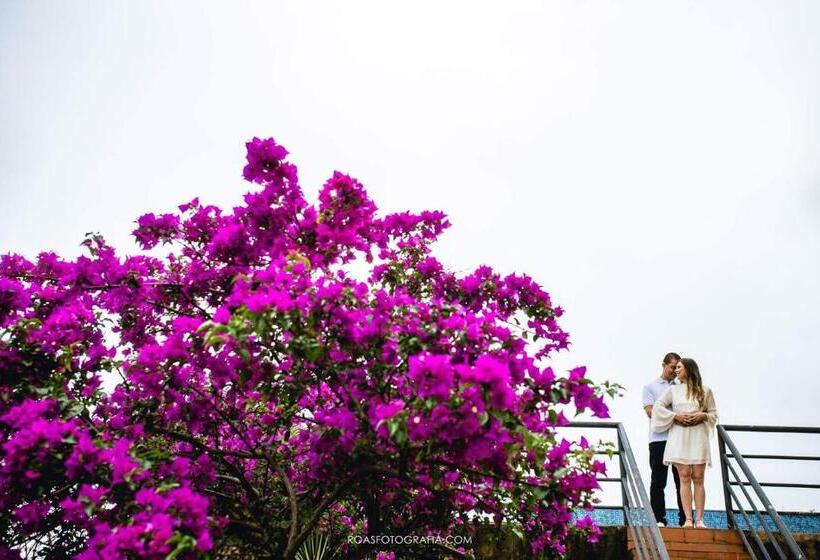 سوییت لوکس, Hospedagem Sol E Mar