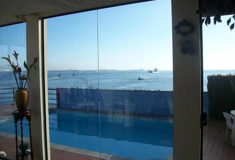 デラックスルーム, Hospedagem Sol E Mar