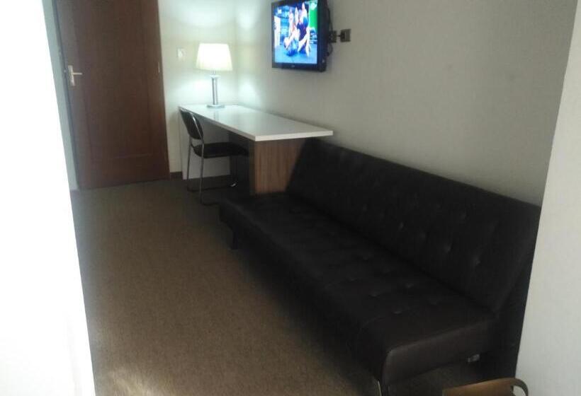 اتاق اجرایی سه نفره, Hostal Costa De Marfil Suites & Apartamentos