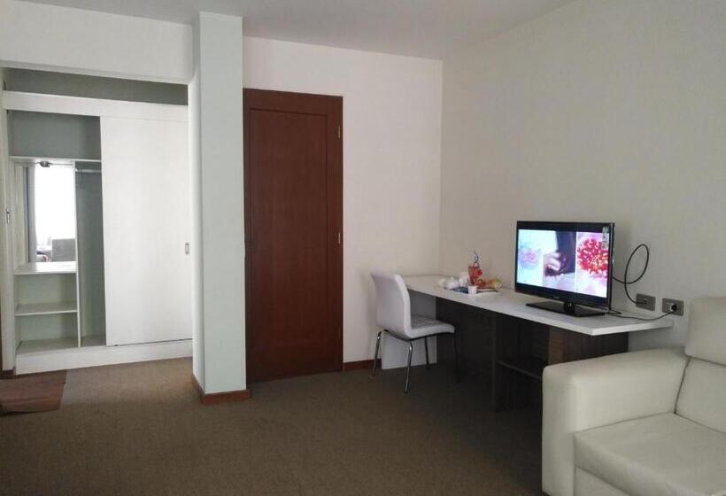 اتاق پریمیوم چهارنفره, Hostal Costa De Marfil Suites & Apartamentos