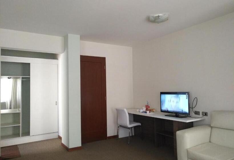 اتاق راحتی سه تخته, Hostal Costa De Marfil Suites & Apartamentos