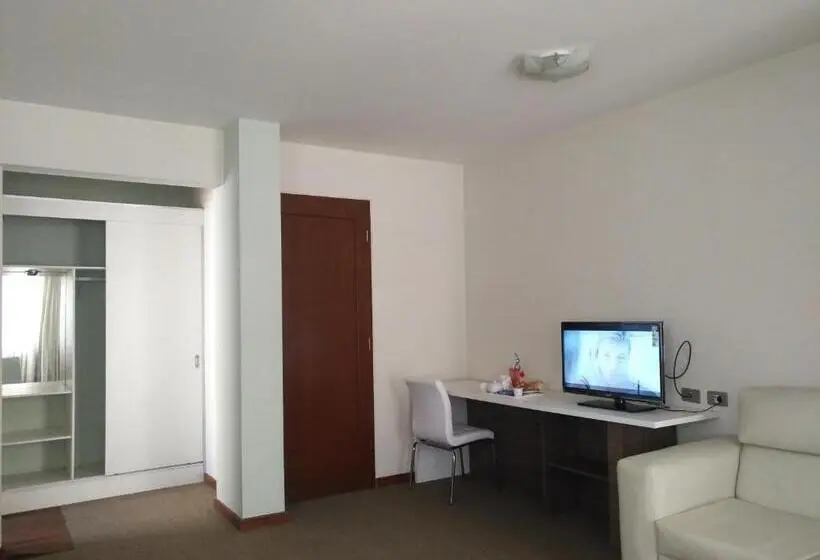 اتاق راحتی سه تخته, Hostal Costa De Marfil Suites & Apartamentos
