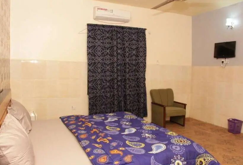 اتاق لوکس, Pedallo Luxury Inn Ltd