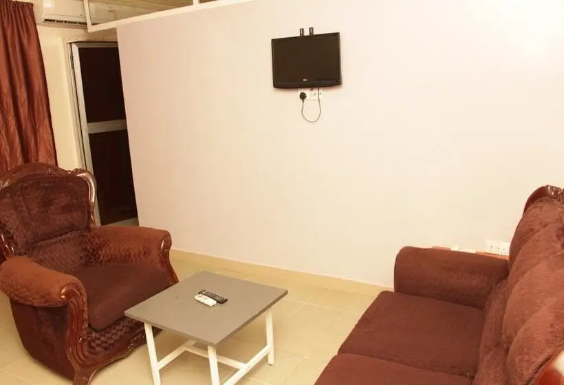 سوییت اجرایی, Pedallo Luxury Inn Ltd