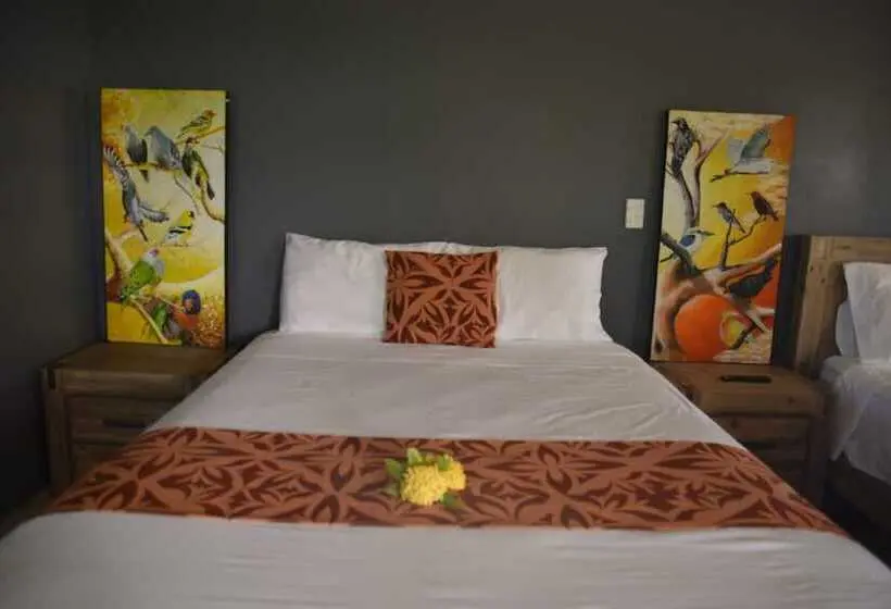 استودیوی سوپریور, Samoana Boutique